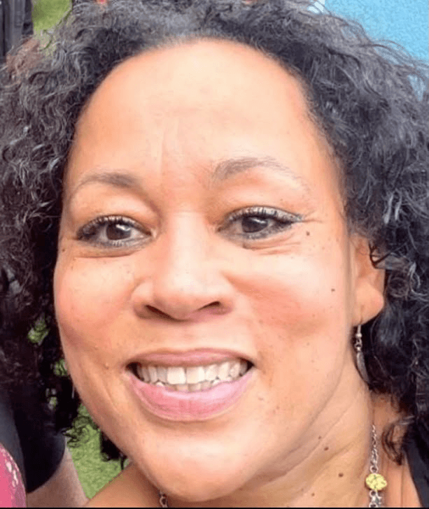 Natali, an independent cleaner working with Listo Clean